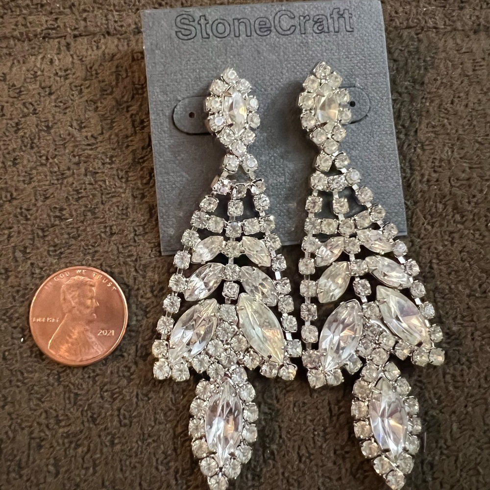 Iridescent Formal/Prom Earring - Picture 4 of 4